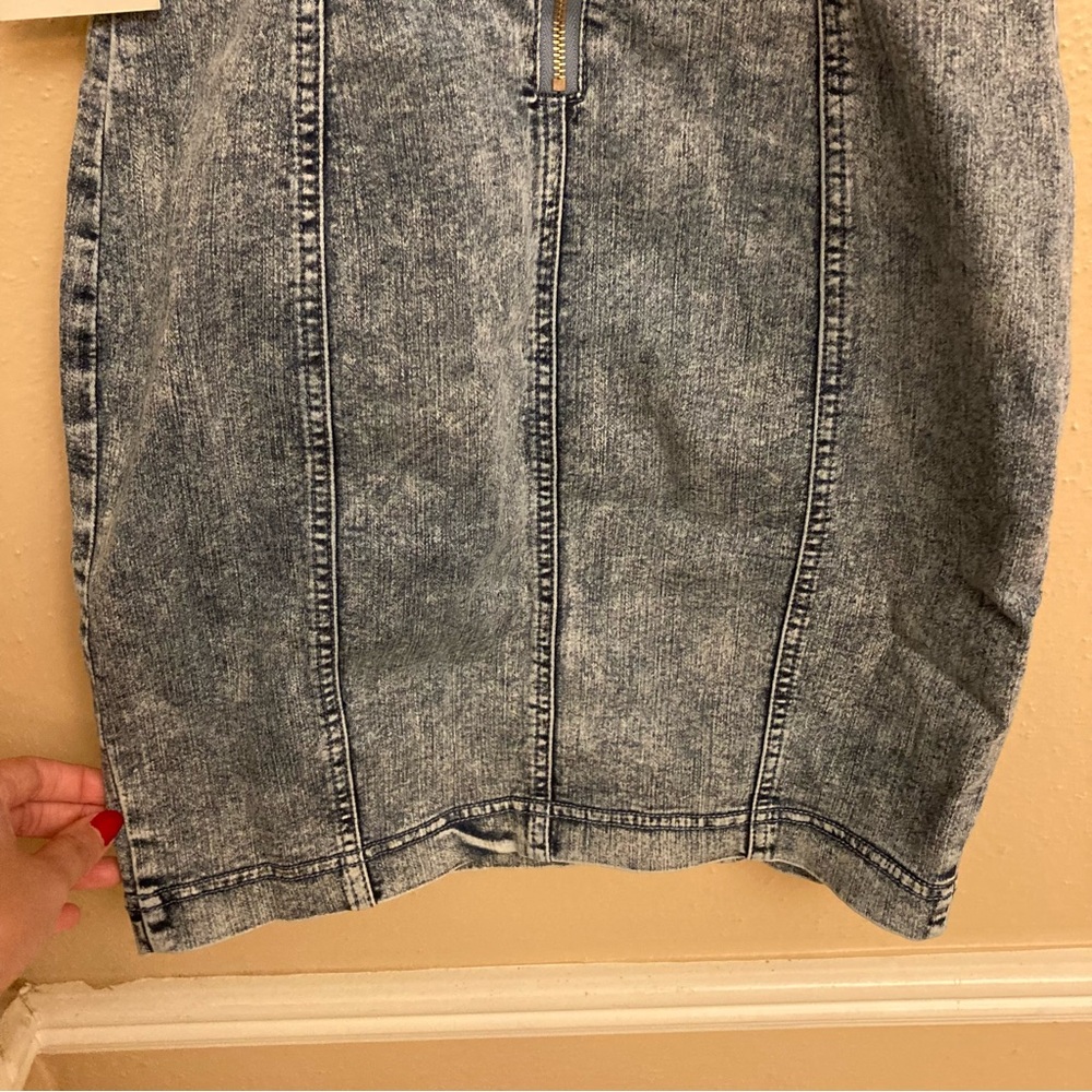 Iris Denim Bodycon Dress - Picture 8 of 11
